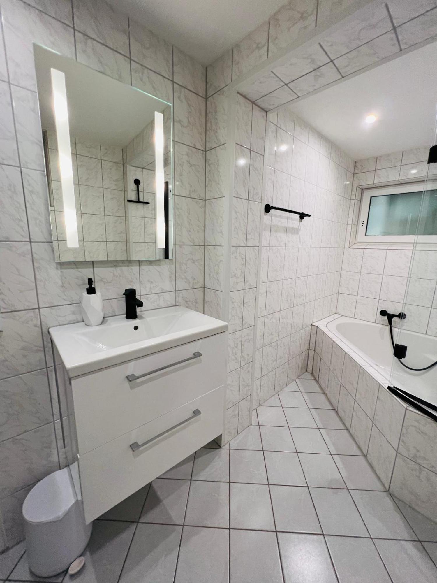 Souterrain 2 Zimmer Wohnung Freiburg Seepark Eksteriør bilde